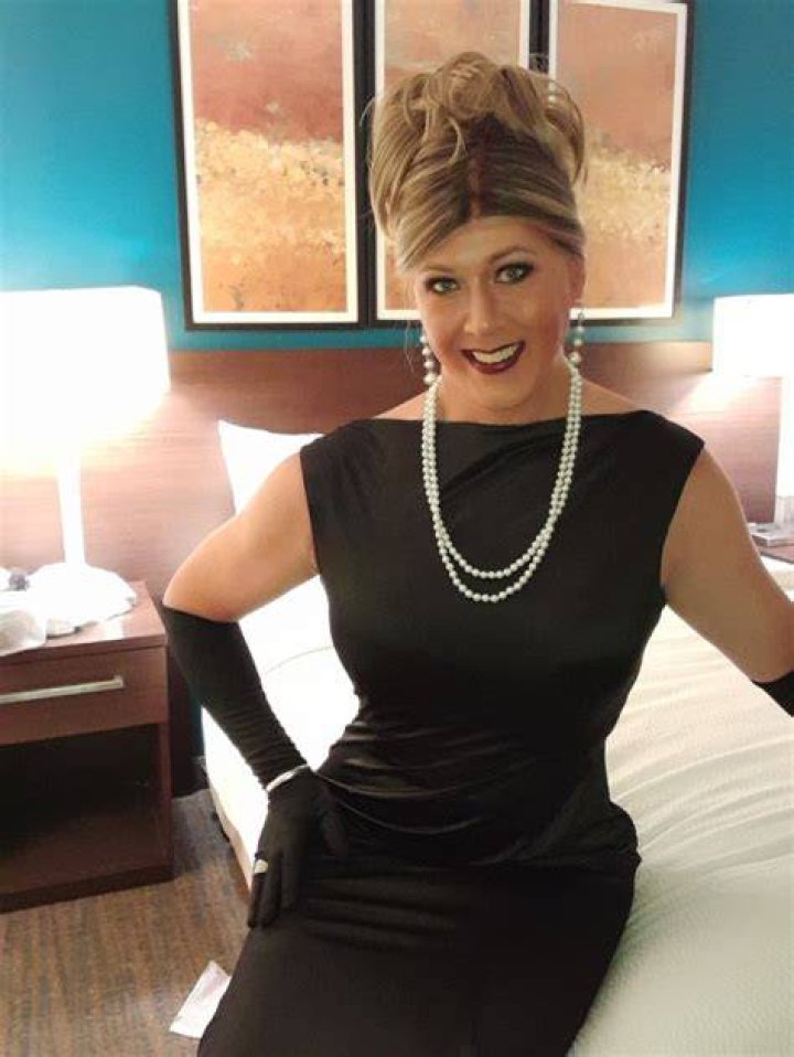 Exclusive transgender photo gallery content on adult membership sites